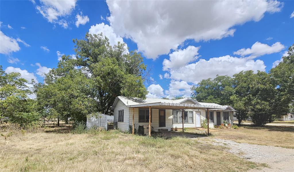 216 E Pecan Street Property Photo 15