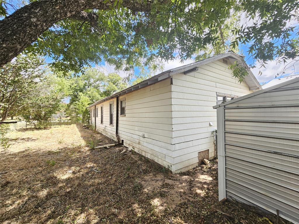 216 E Pecan Street Property Photo 16