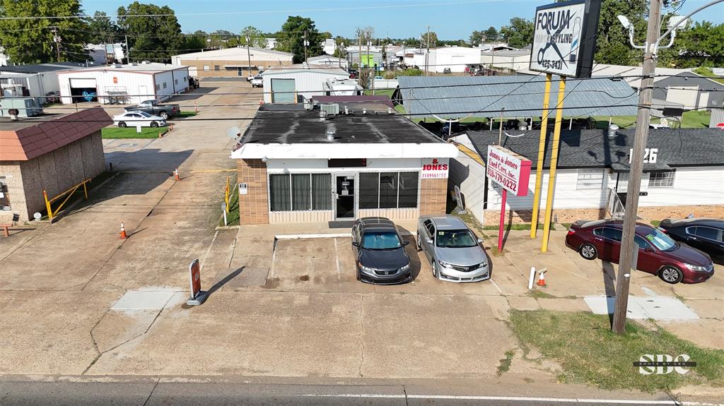 1130 N Market Street Property Photo 2