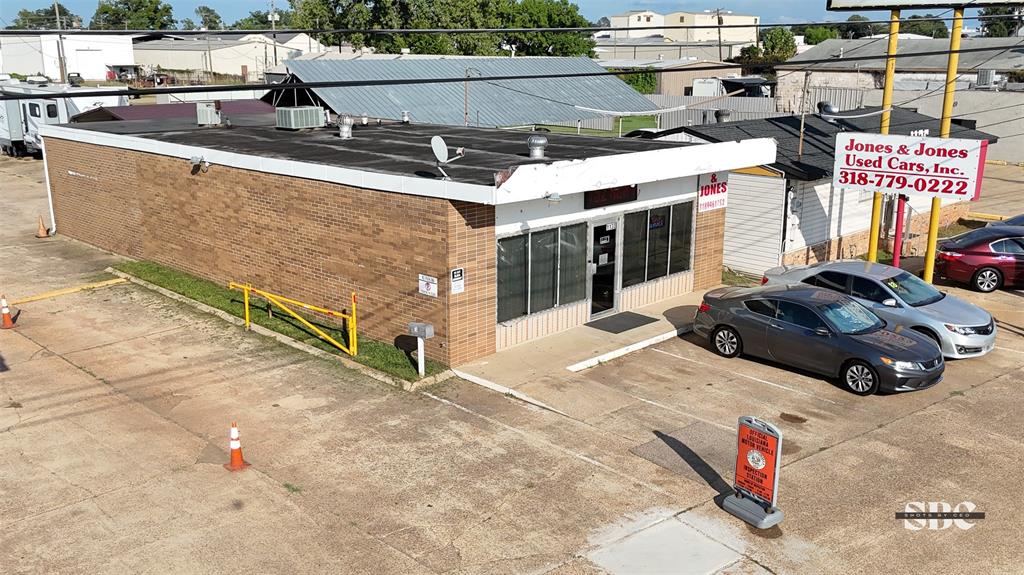 1130 N Market Street Property Photo 3