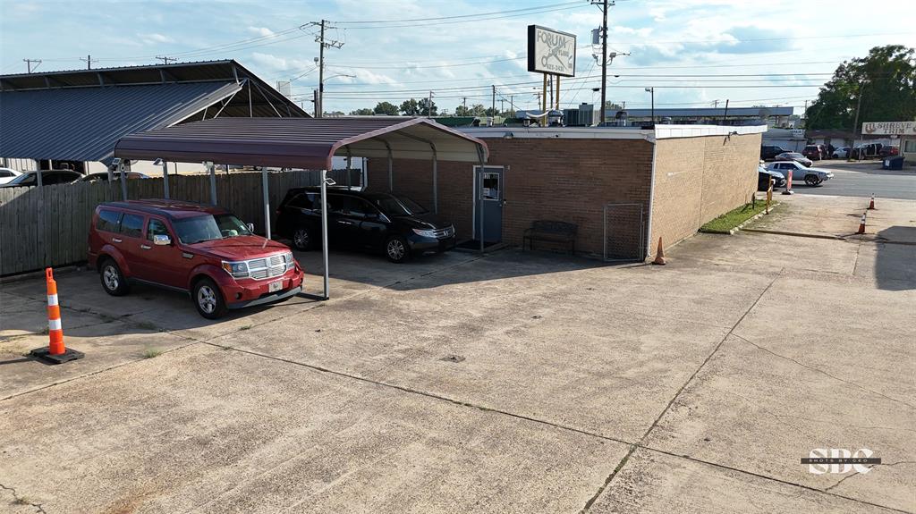 1130 N Market Street Property Photo 4