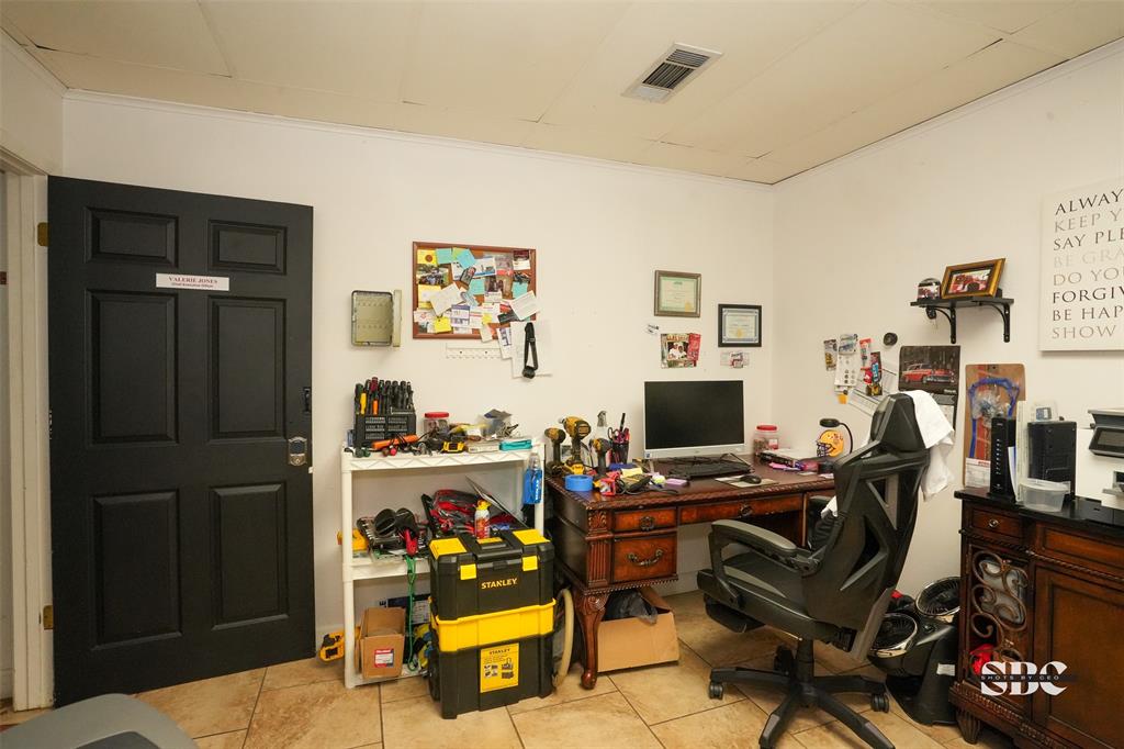 1130 N Market Street Property Photo 23