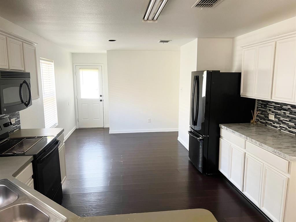 8932 Sun Haven Way Property Photo 3