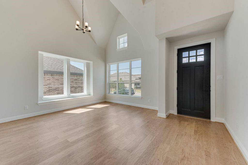 1029 Bleriot Drive Property Photo 3