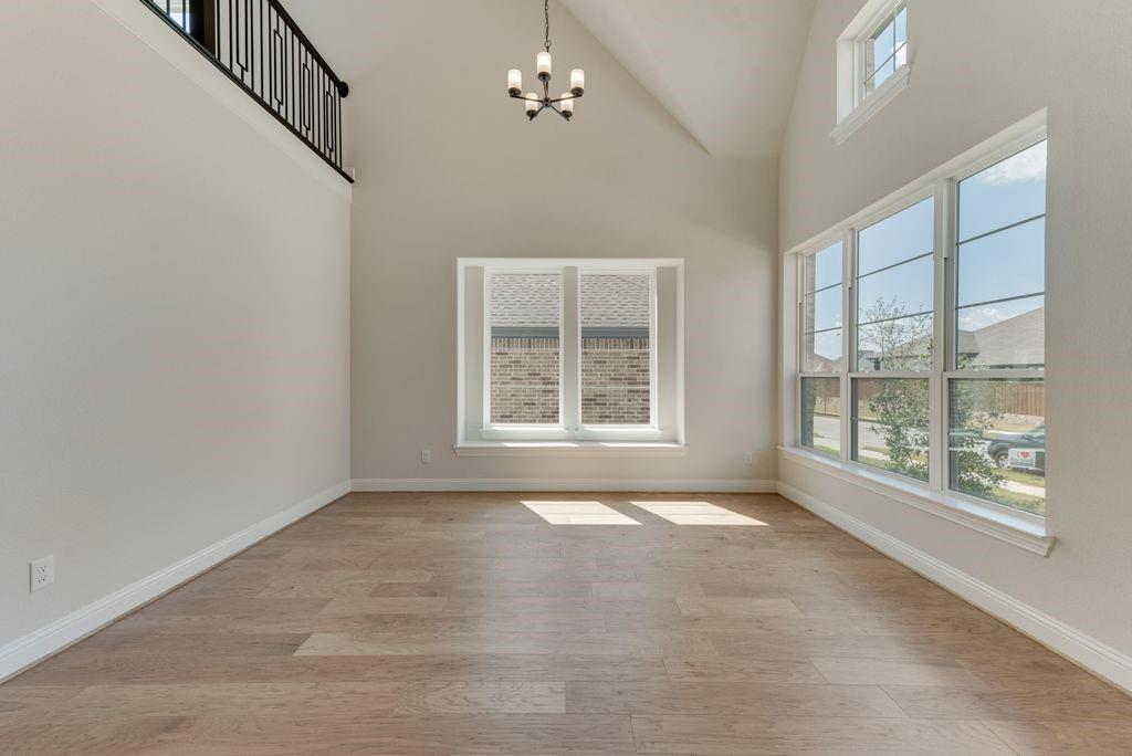 1029 Bleriot Drive Property Photo 4