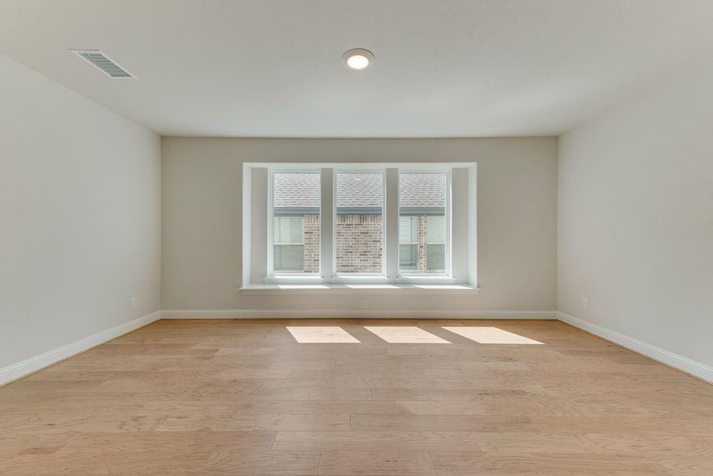 1029 Bleriot Drive Property Photo 7