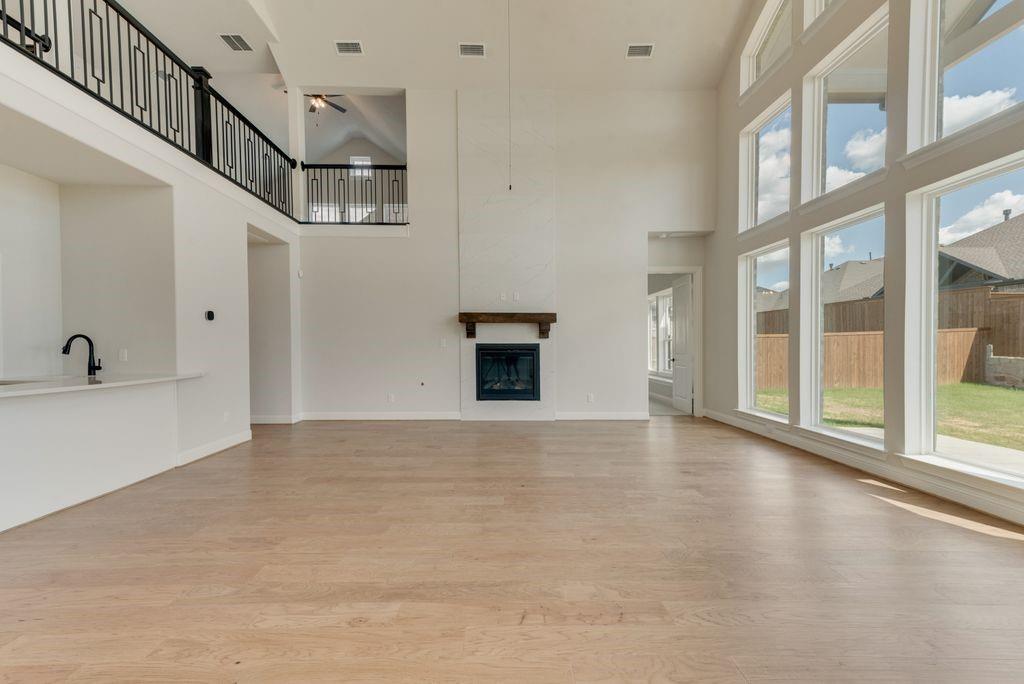 1029 Bleriot Drive Property Photo 11