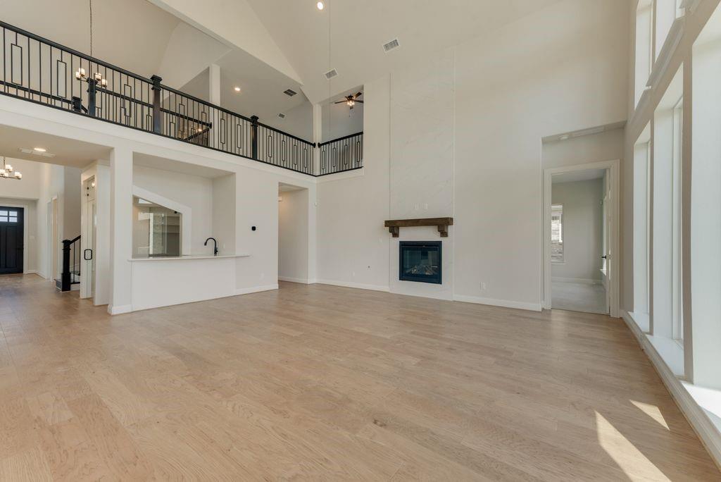 1029 Bleriot Drive Property Photo 12