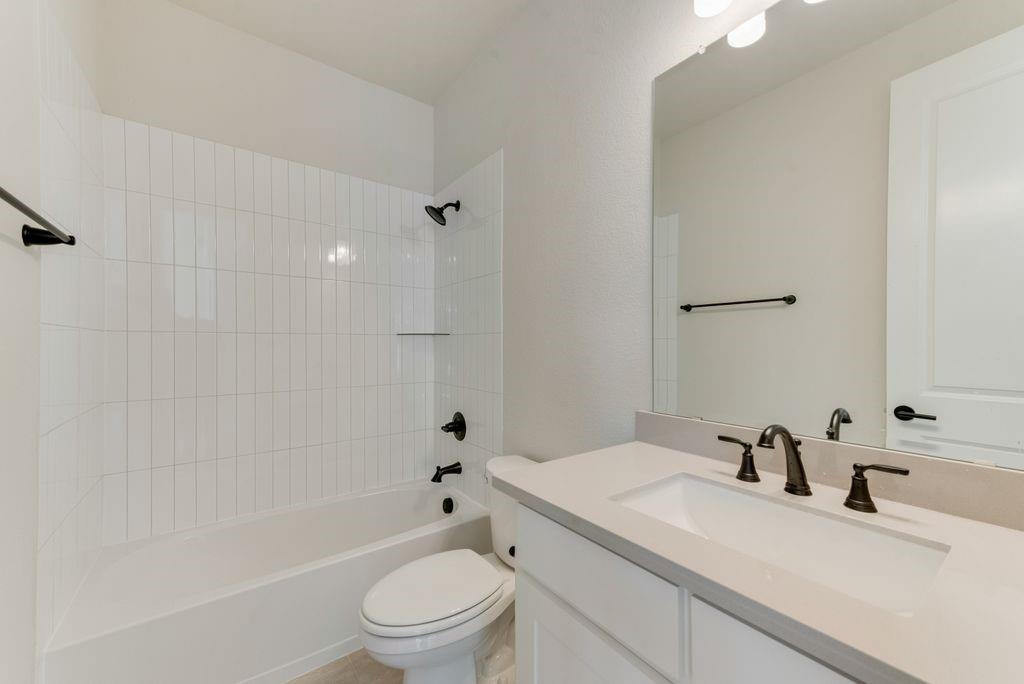1029 Bleriot Drive Property Photo 21