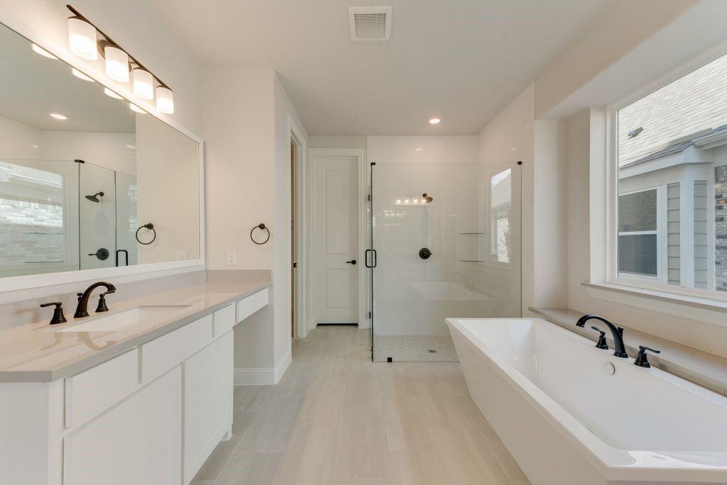 1029 Bleriot Drive Property Photo 24