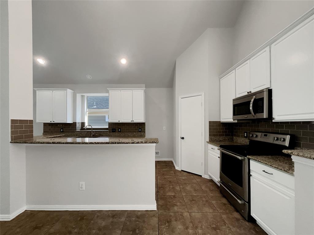 3605 Rolling Hills Drive Property Photo 2