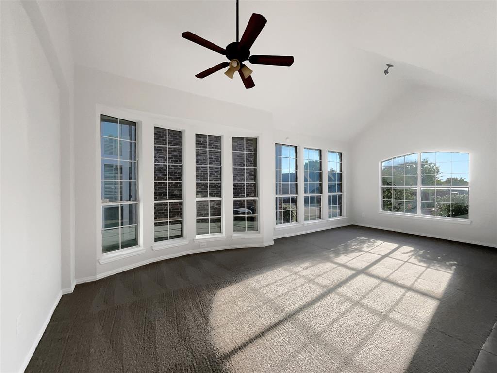 3605 Rolling Hills Drive Property Photo 9