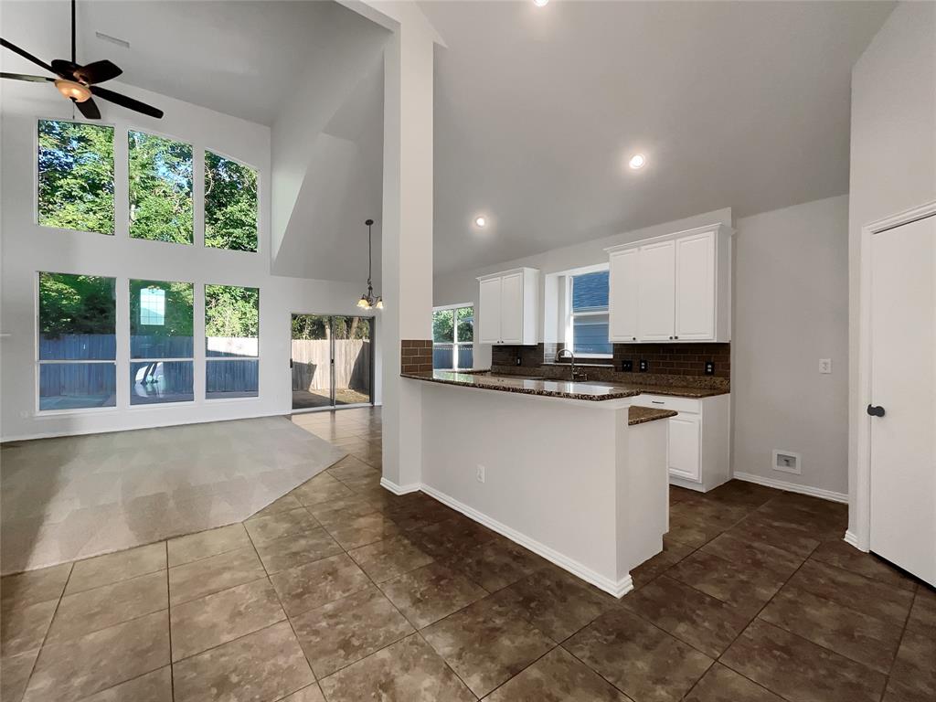 3605 Rolling Hills Drive Property Photo 10