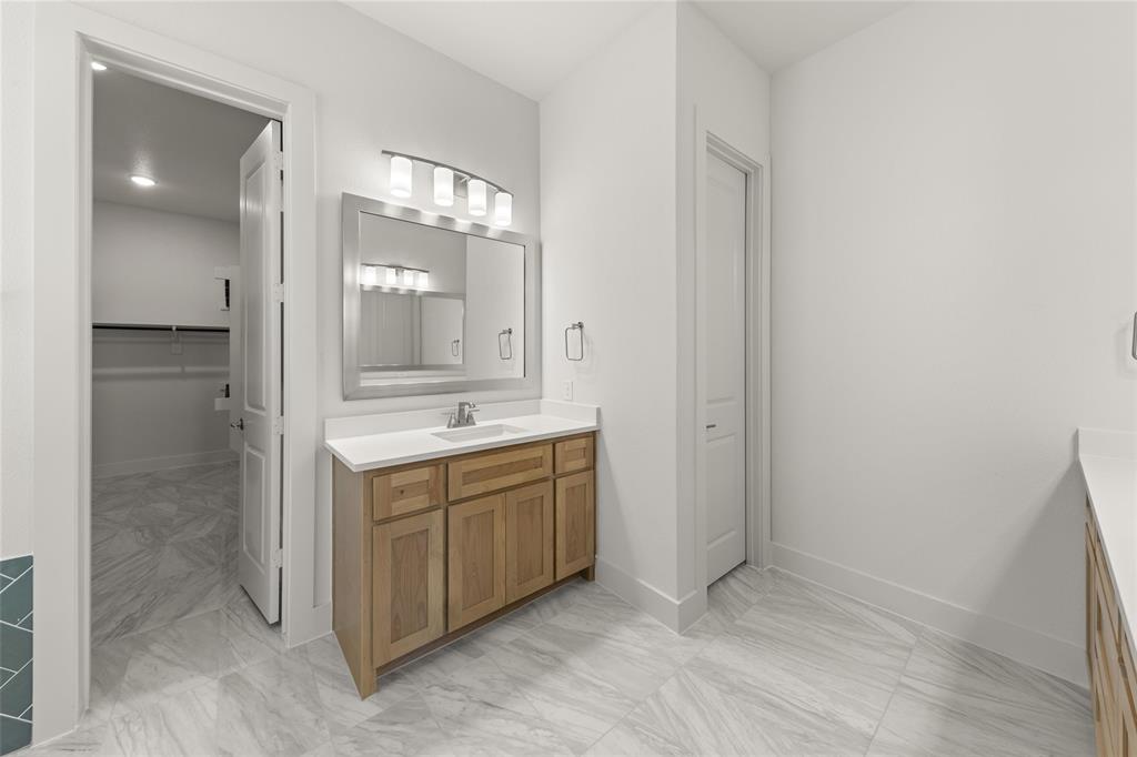 981 Stanford Lane Property Photo 18