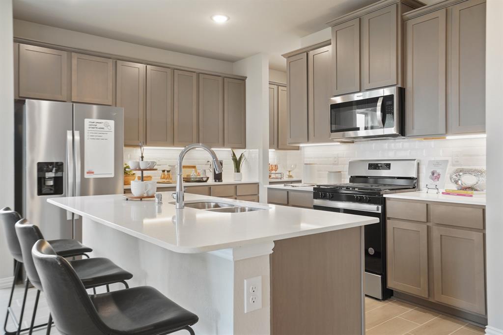416 Daybreak Drive Property Photo 4