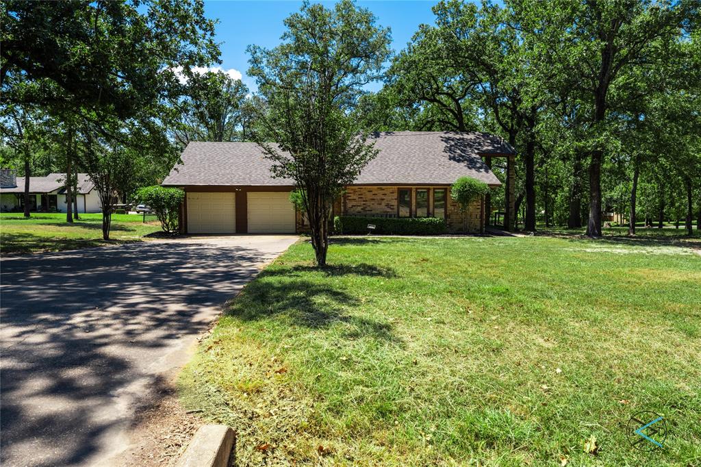 172 Colonial Drive Property Photo 2