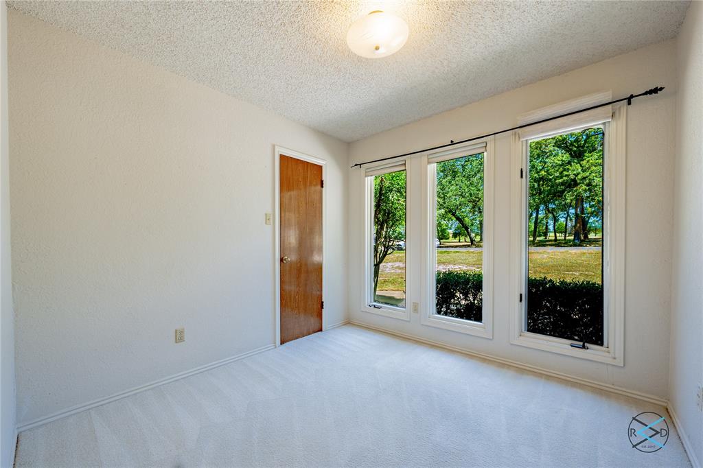 172 Colonial Drive Property Photo 3