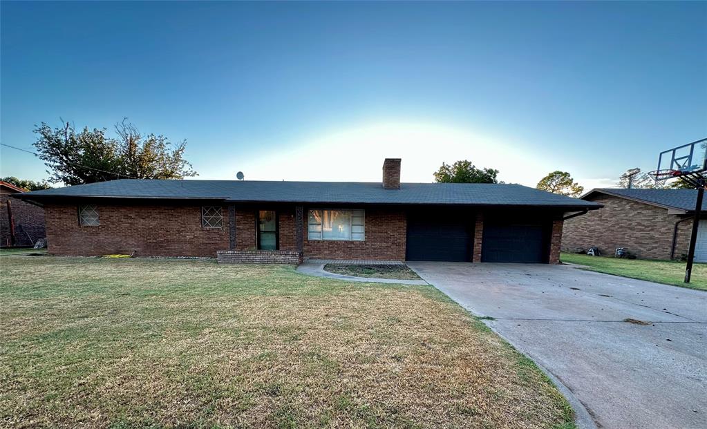 1207 N Lawn Street Property Photo