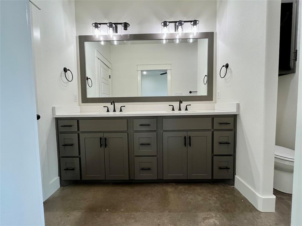 300 Rita Ridge Court Property Photo 12