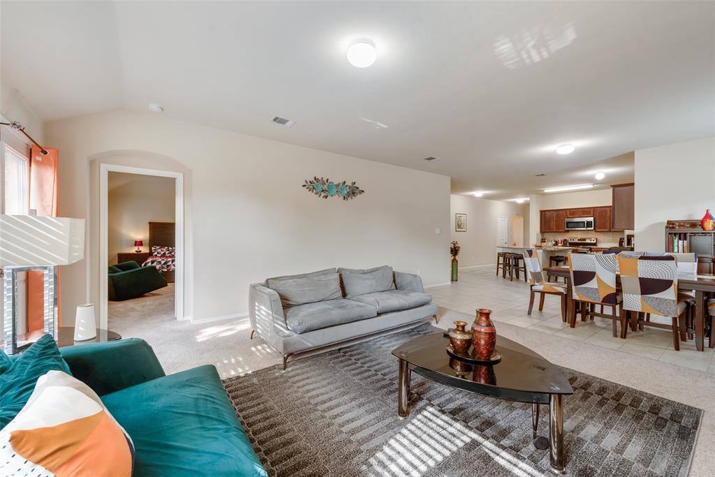 2512 Saldana Drive Property Photo 4