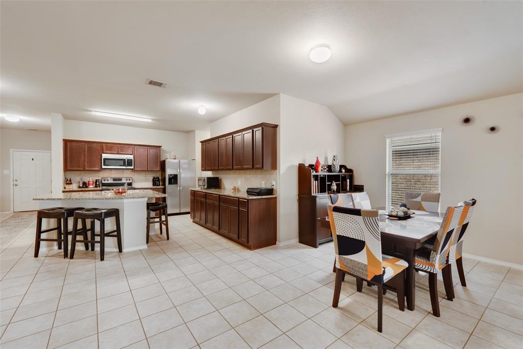 2512 Saldana Drive Property Photo 8
