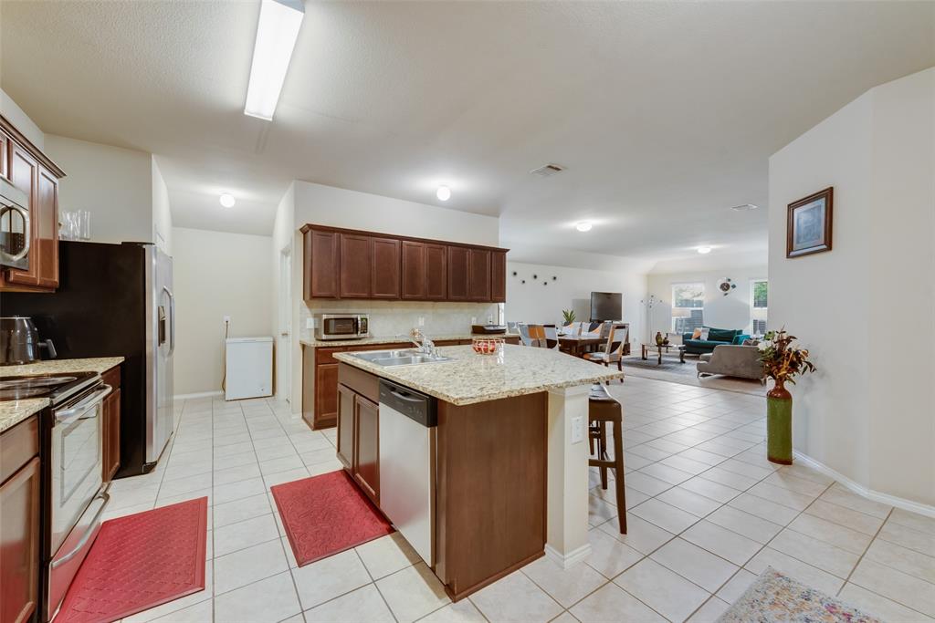 2512 Saldana Drive Property Photo 12