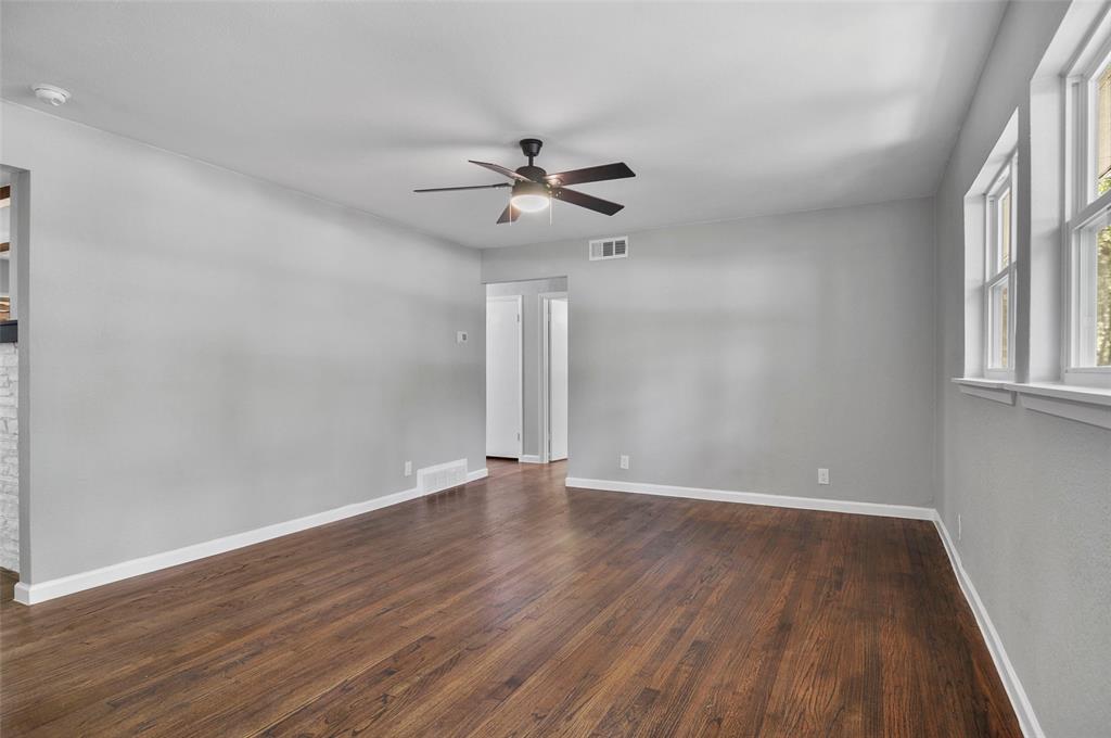 1729 Yolanda Drive Property Photo 4