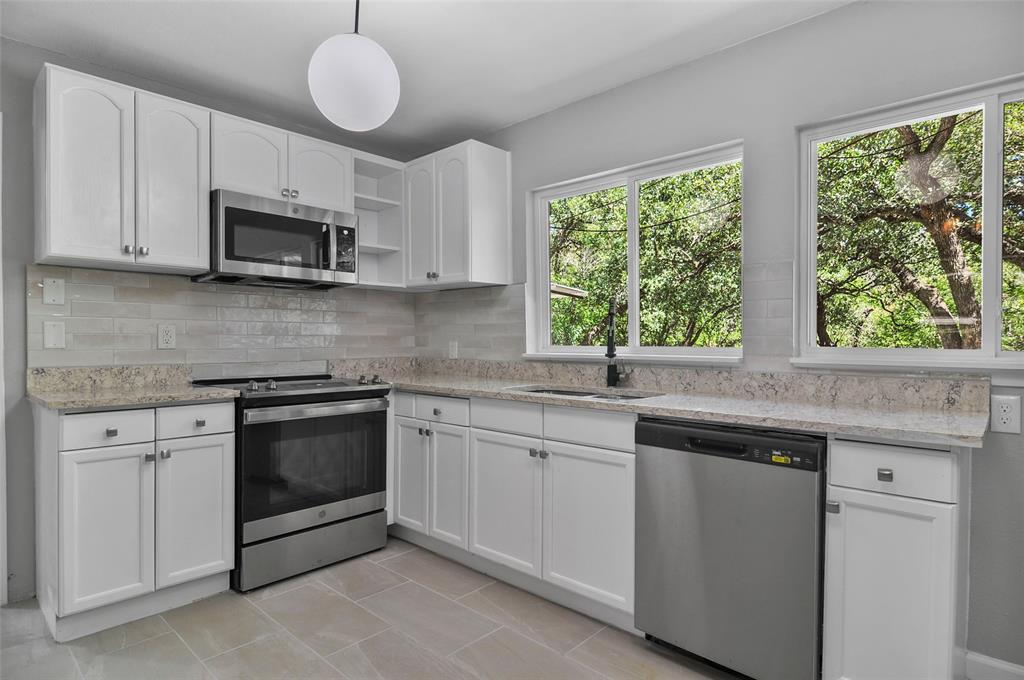 1729 Yolanda Drive Property Photo 10
