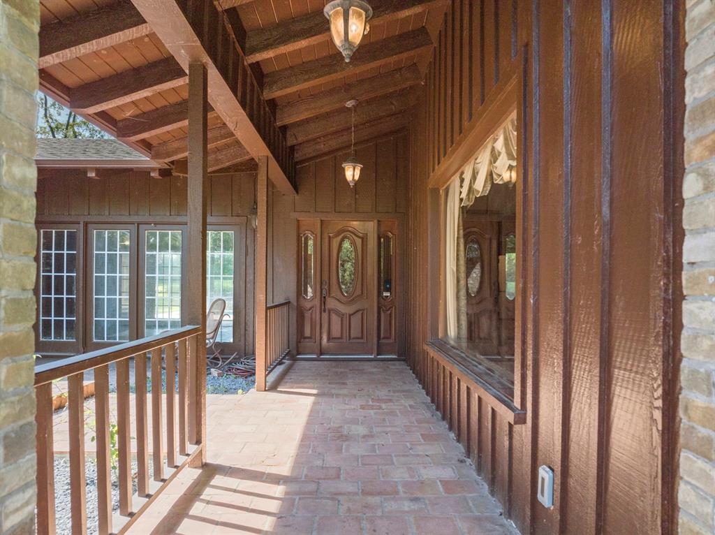 609 Daingerfield Street Property Photo 5