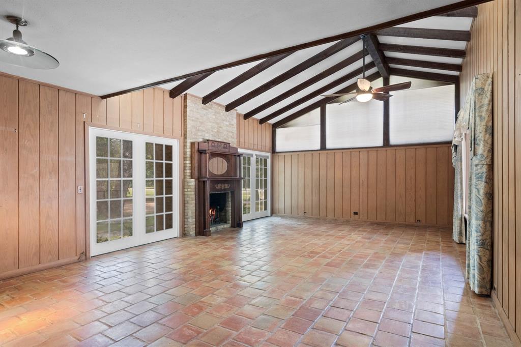 609 Daingerfield Street Property Photo 17