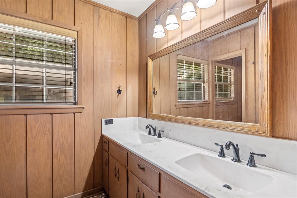 609 Daingerfield Street Property Photo 25