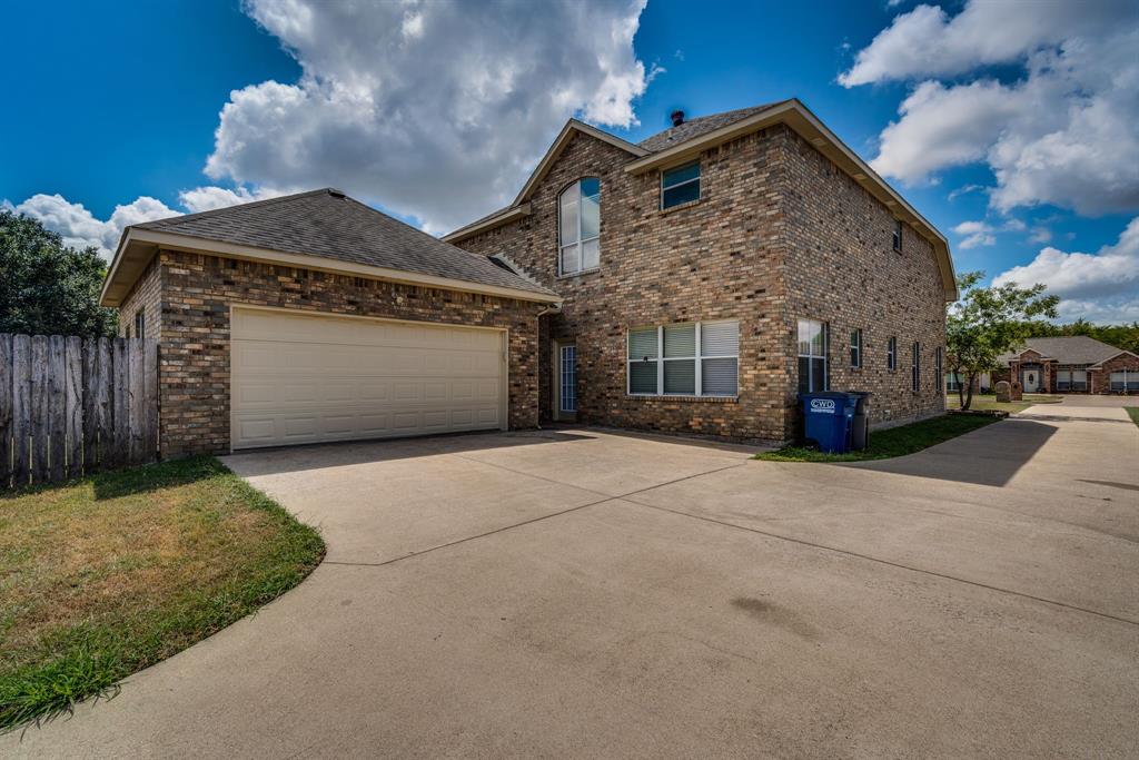 208 Cobblestone Circle Property Photo 4