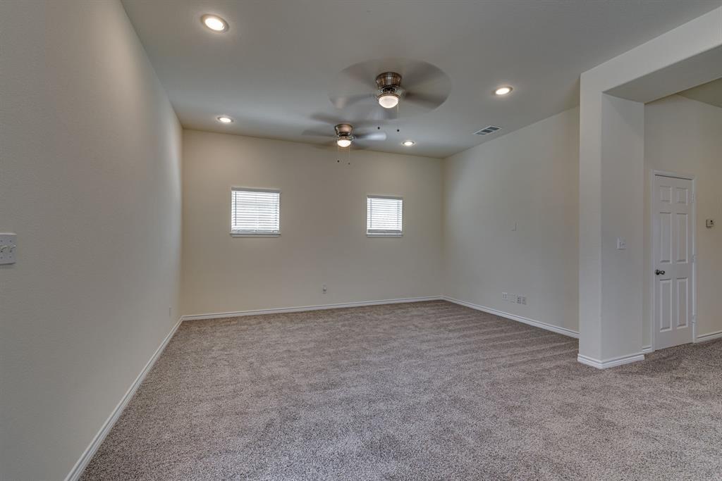 208 Cobblestone Circle Property Photo 8