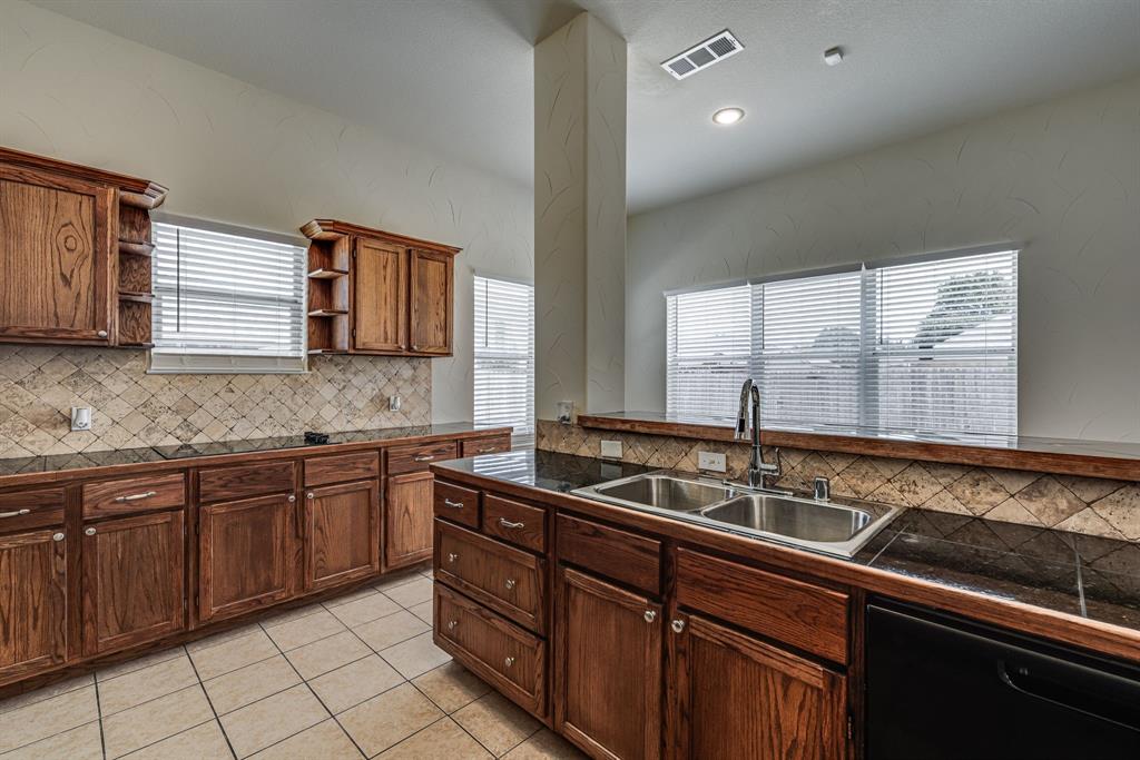 208 Cobblestone Circle Property Photo 10
