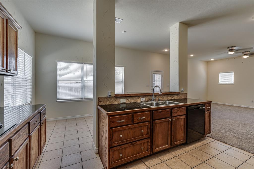 208 Cobblestone Circle Property Photo 11