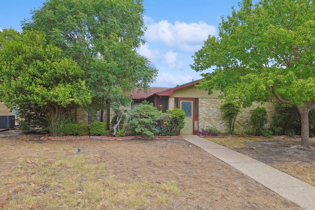 1605 Glouchester Drive Property Photo 4