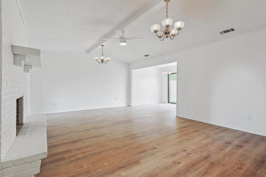 1605 Glouchester Drive Property Photo 8