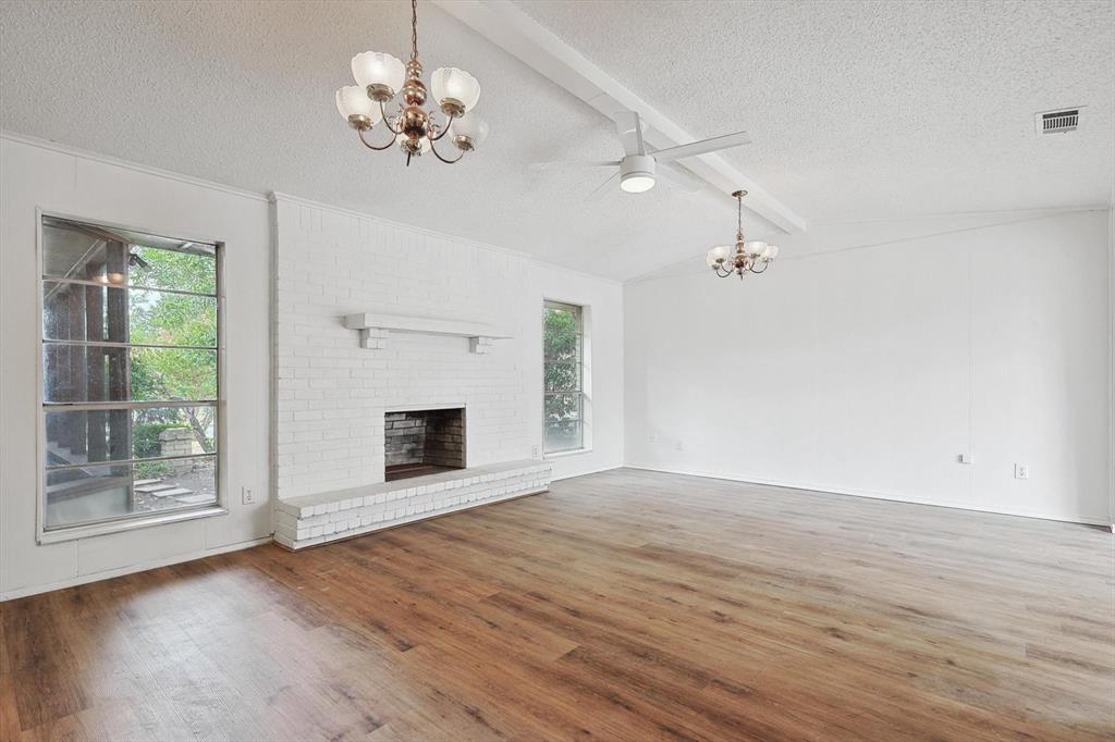 1605 Glouchester Drive Property Photo 9