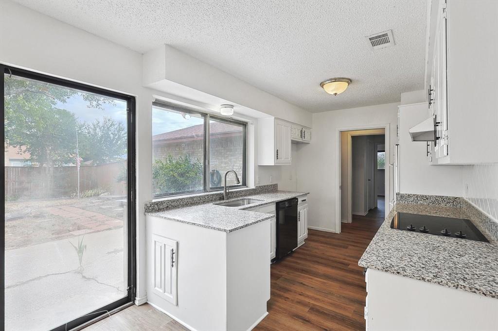 1605 Glouchester Drive Property Photo 13
