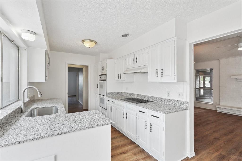 1605 Glouchester Drive Property Photo 14