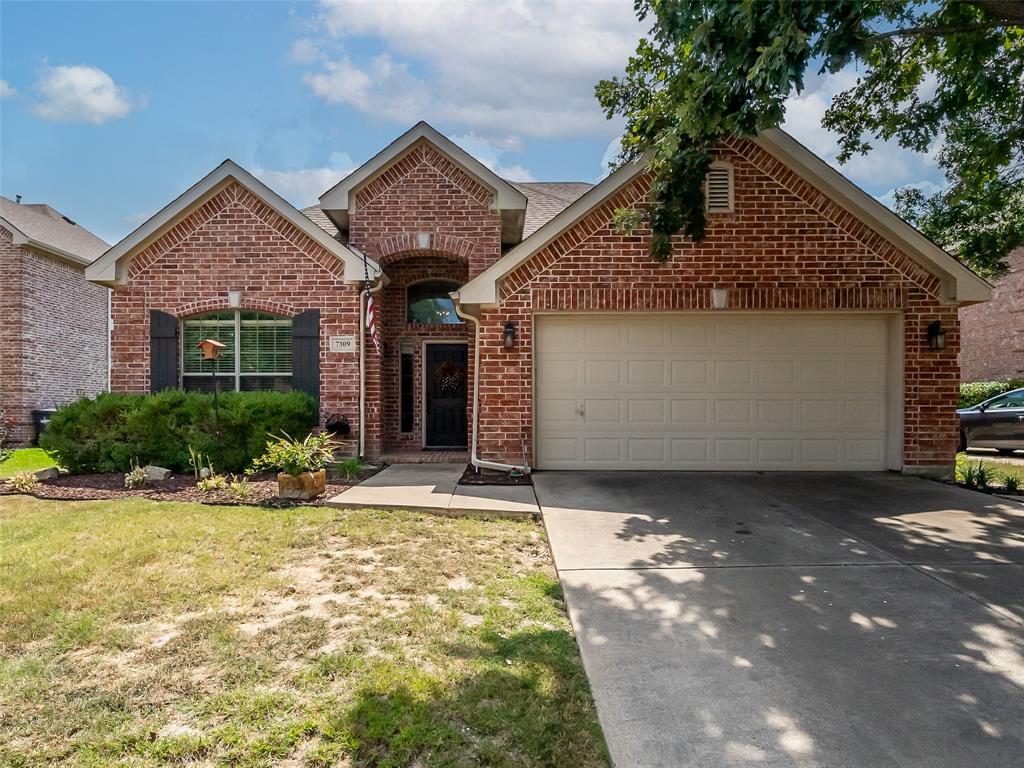 7309 Oak Leaf Drive Property Photo 1