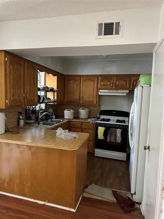 2502 Lakewood Drive Property Photo 5