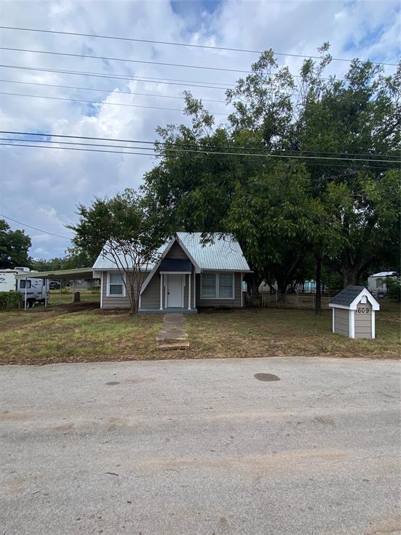 1609 Waco Avenue Property Photo 4