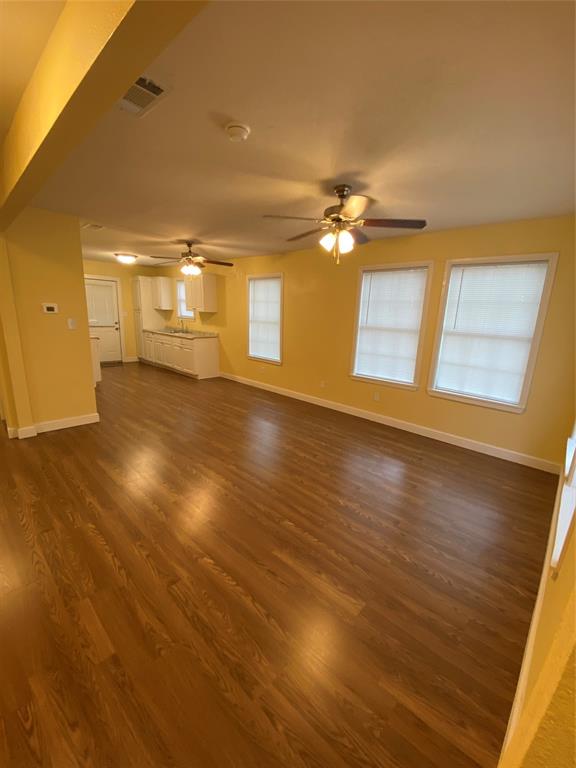 1609 Waco Avenue Property Photo 5