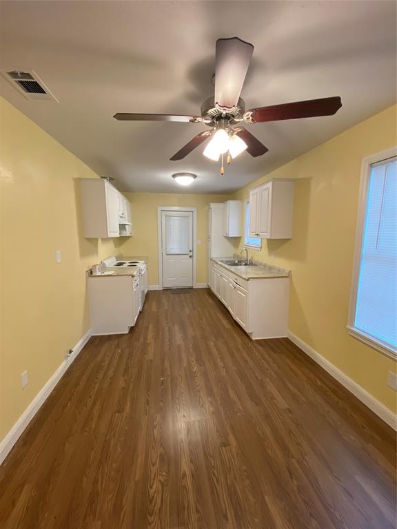 1609 Waco Avenue Property Photo 9