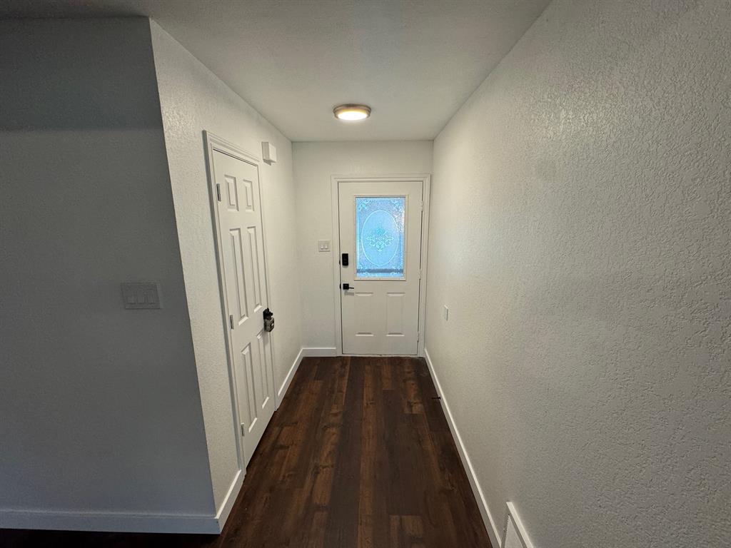 933 Freestone Drive Property Photo 4