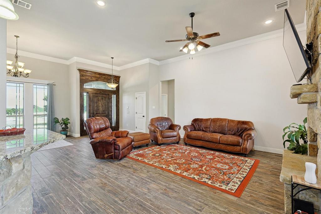 2021 Louie Lane Property Photo 10