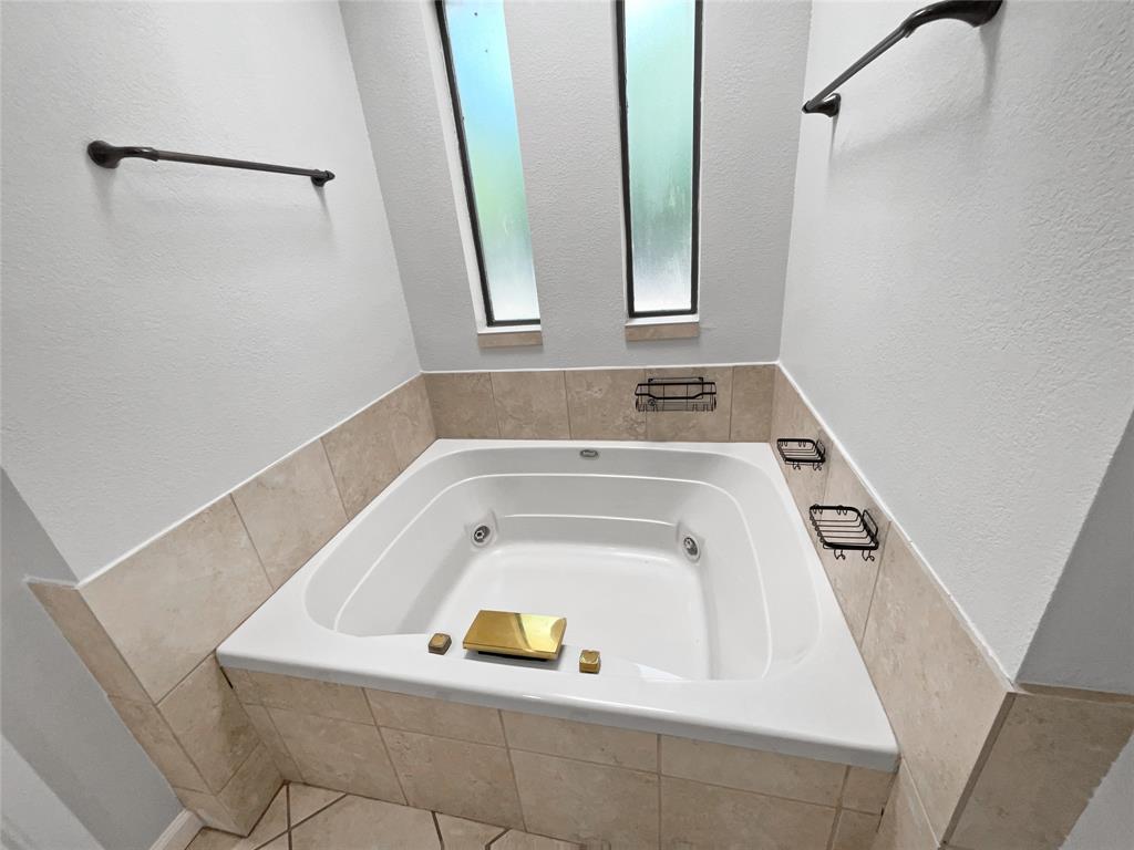 2205 Racquet Club Court Property Photo 7