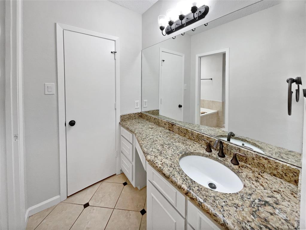 2205 Racquet Club Court Property Photo 16