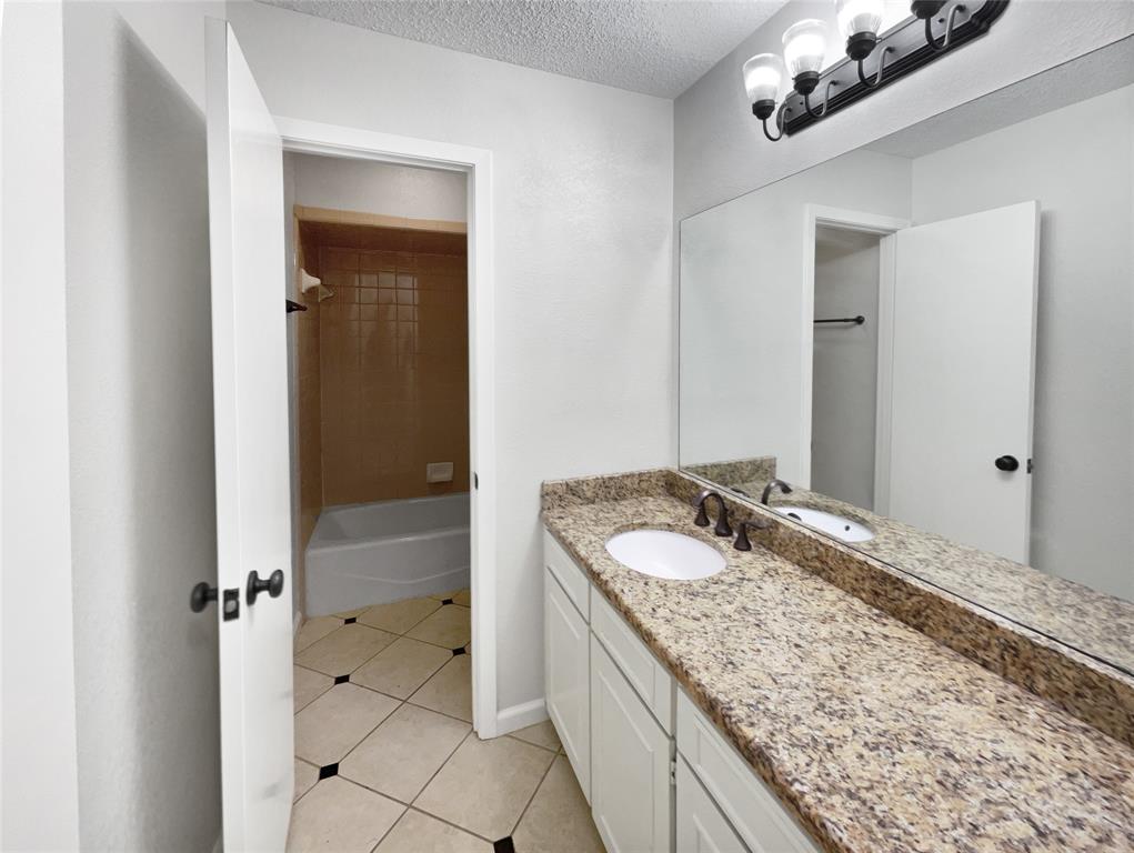 2205 Racquet Club Court Property Photo 23